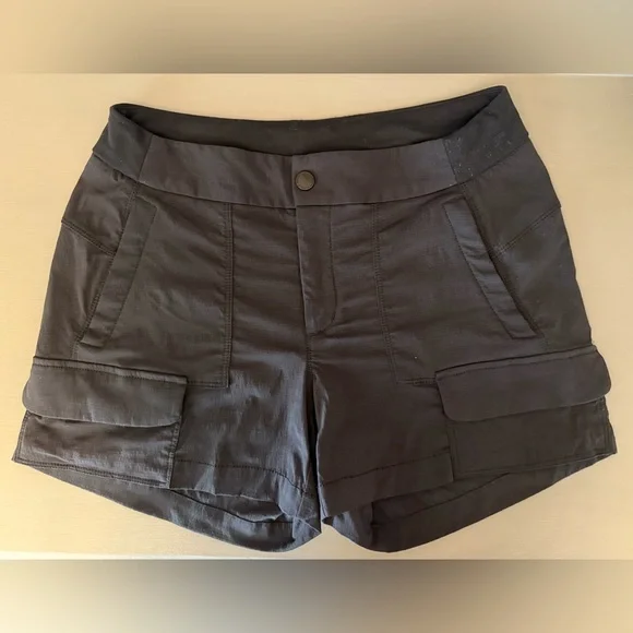 Athleta Trekkie 2.0 Shorts In Black - Picture 1 of 6